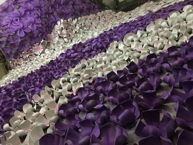 Большие цветы из изолона 9896