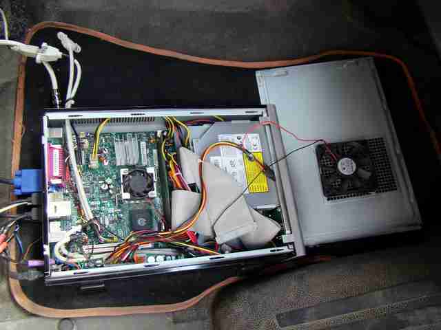 x86-PC в автомобиле DSC06857