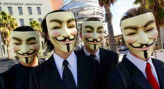 Первый супергеройский костюм от Anonymous