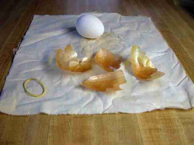 Крашенки в луковой шелухе своими руками Onion Skin Easter Eggs