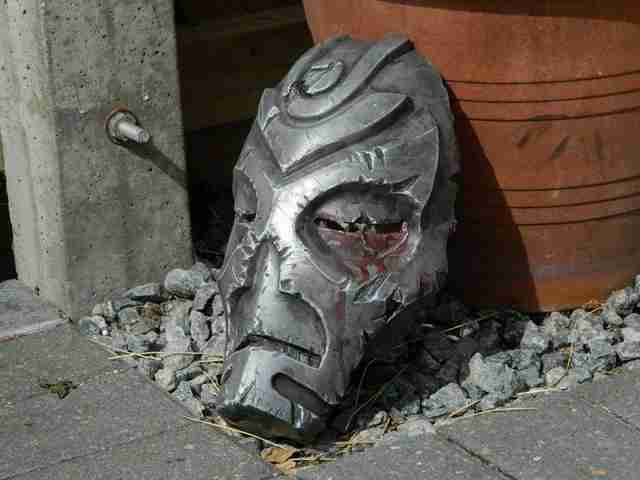 maska-iz-skyrim-holodnoe-lite-i-patinirovanie-svoimi-rukami81