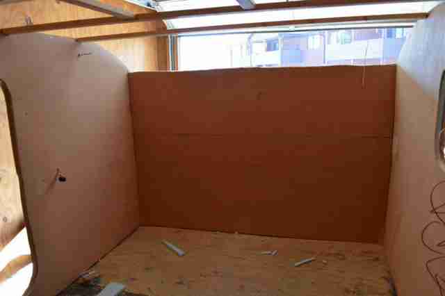 kak-postroit-kemping-treyler-slezinka-chast-210