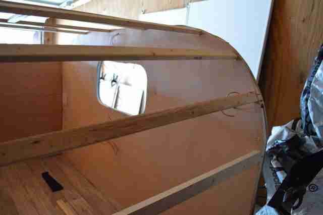 kak-postroit-kemping-treyler-slezinka-chast-216