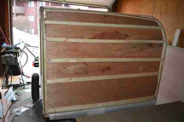 kak-postroit-kemping-treyler-slezinka-chast-218