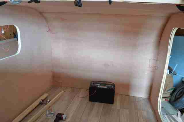 kak-postroit-kemping-treyler-slezinka-chast-219