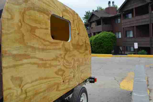 kak-postroit-kemping-treyler-slezinka-chast-231