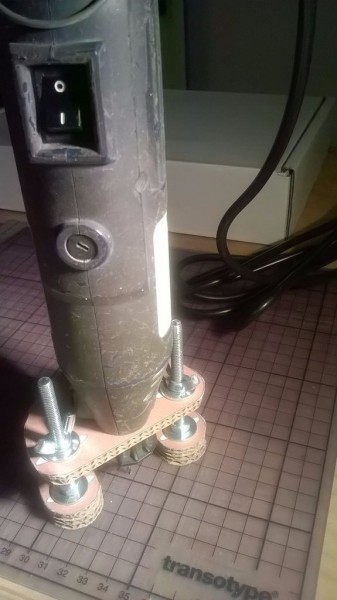 kak-sdelat-mini-frezer-iz-bormashinki11