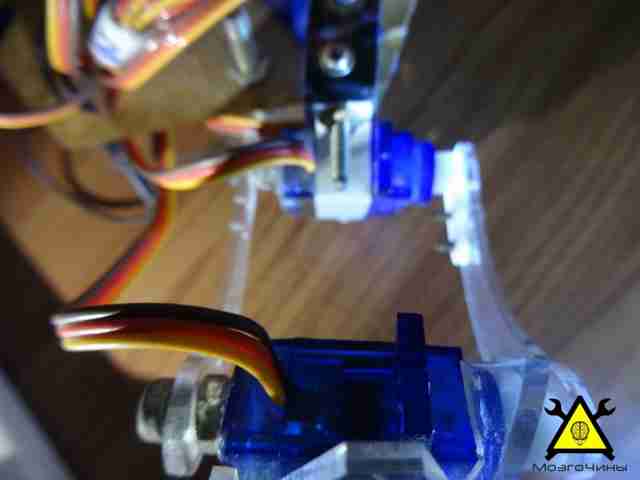 Четвероногий робот на базе Arduino