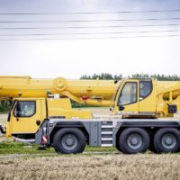 Аренда автокранов: Удобство и эффективность в строительстве